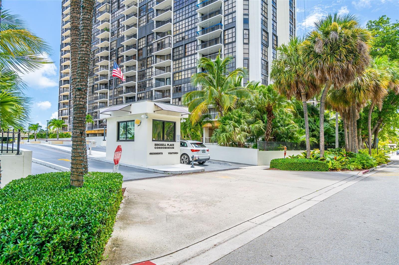 BRICKELL PLACE PHASE II C - Residential Lease