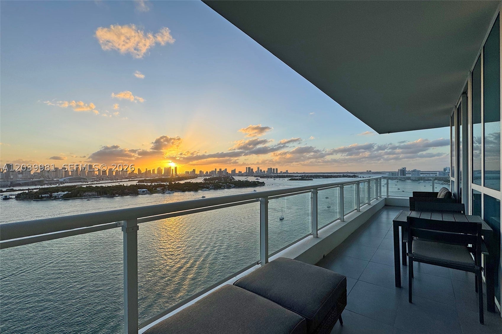 540 West Ave 2114