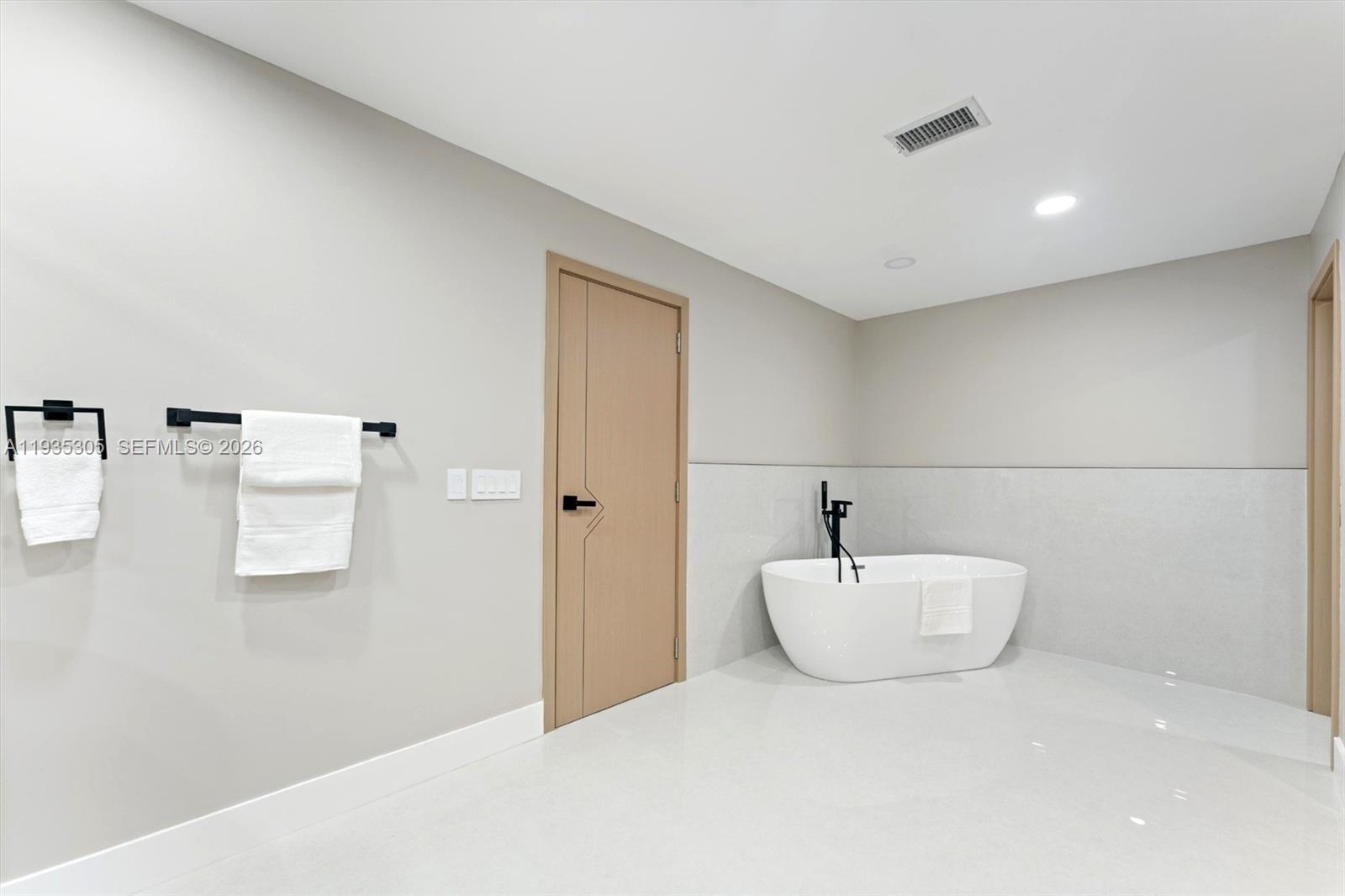 BONAVENTURE LAKES - Residential