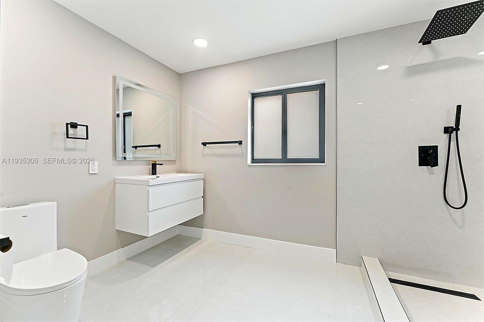 BONAVENTURE LAKES - Residential