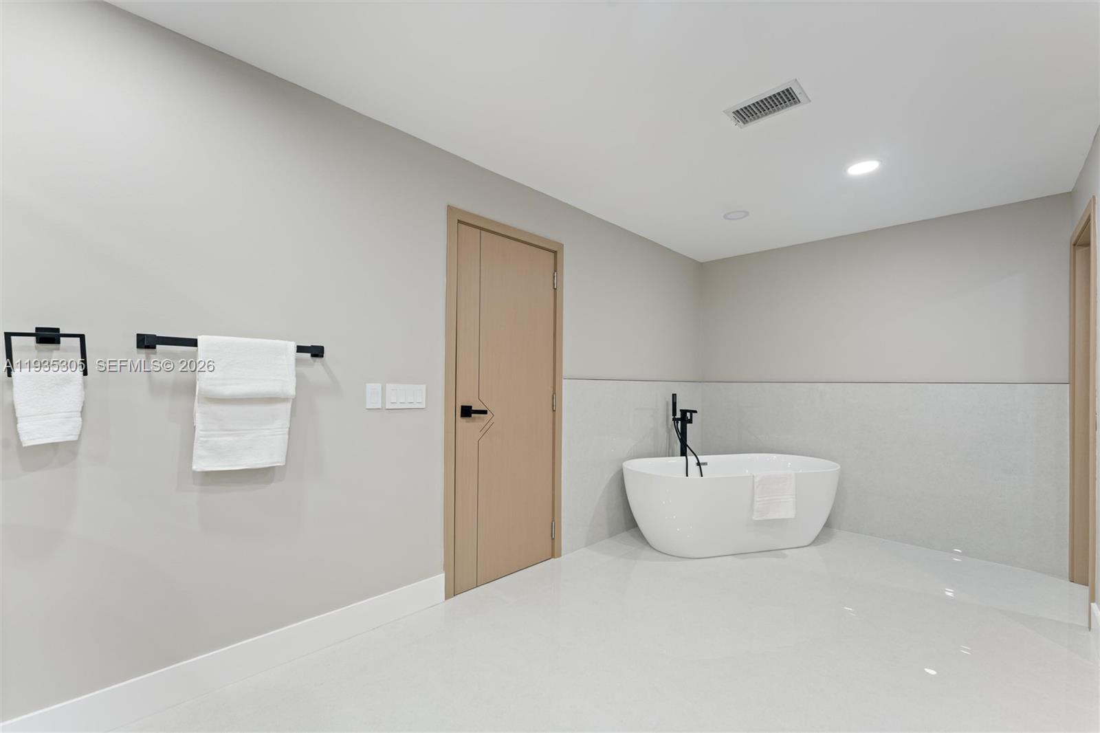 BONAVENTURE LAKES - Residential