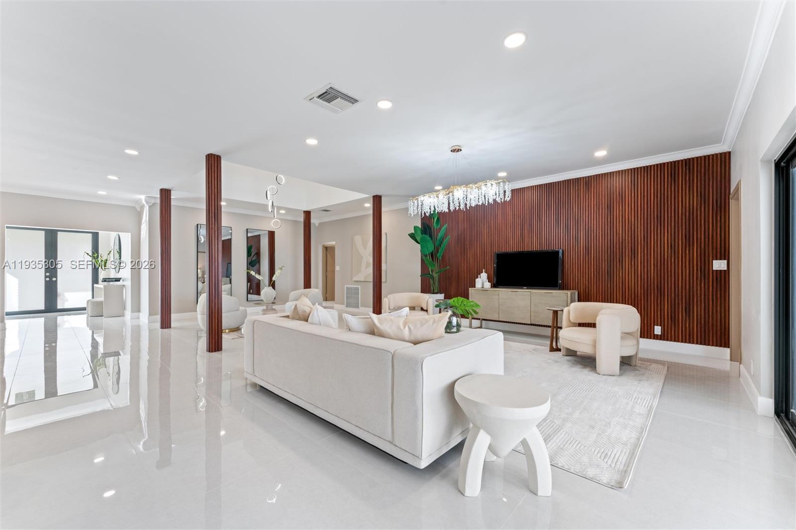 BONAVENTURE LAKES - Residential