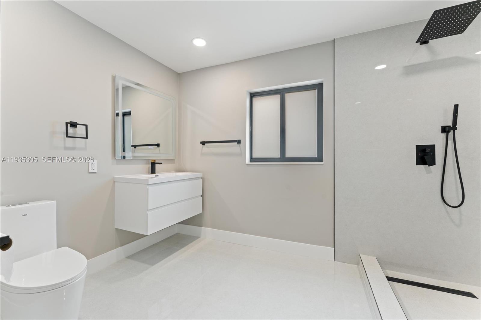 BONAVENTURE LAKES - Residential