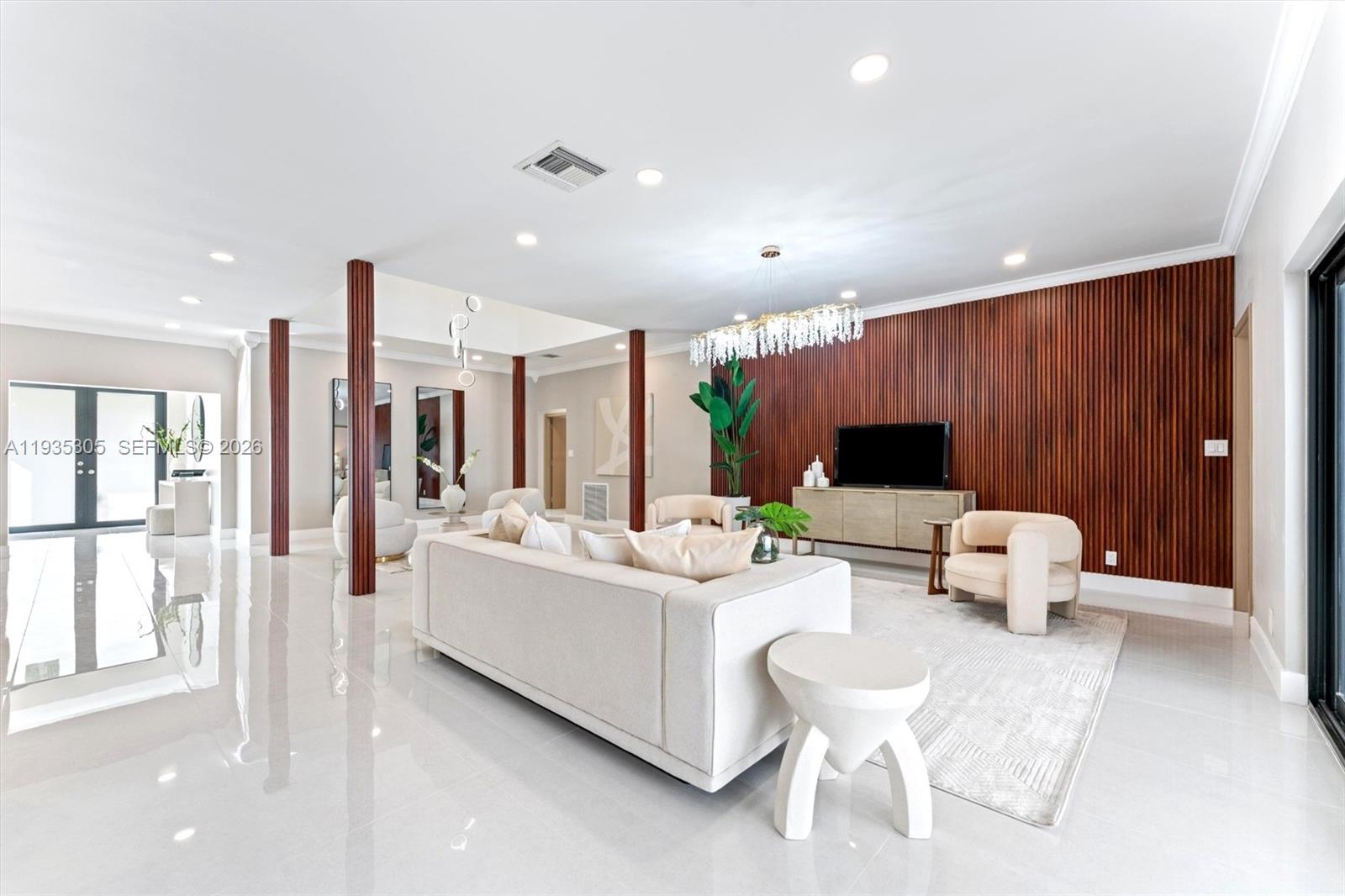 BONAVENTURE LAKES - Residential