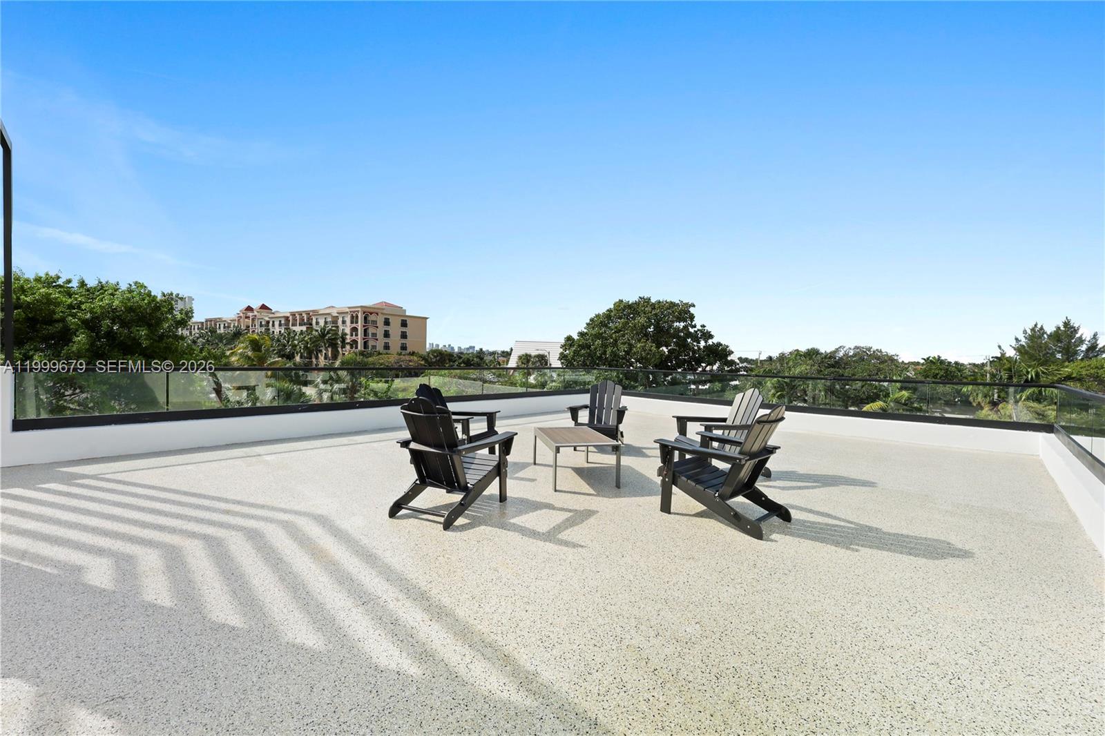 LAUDERDALE BEACH - Residential