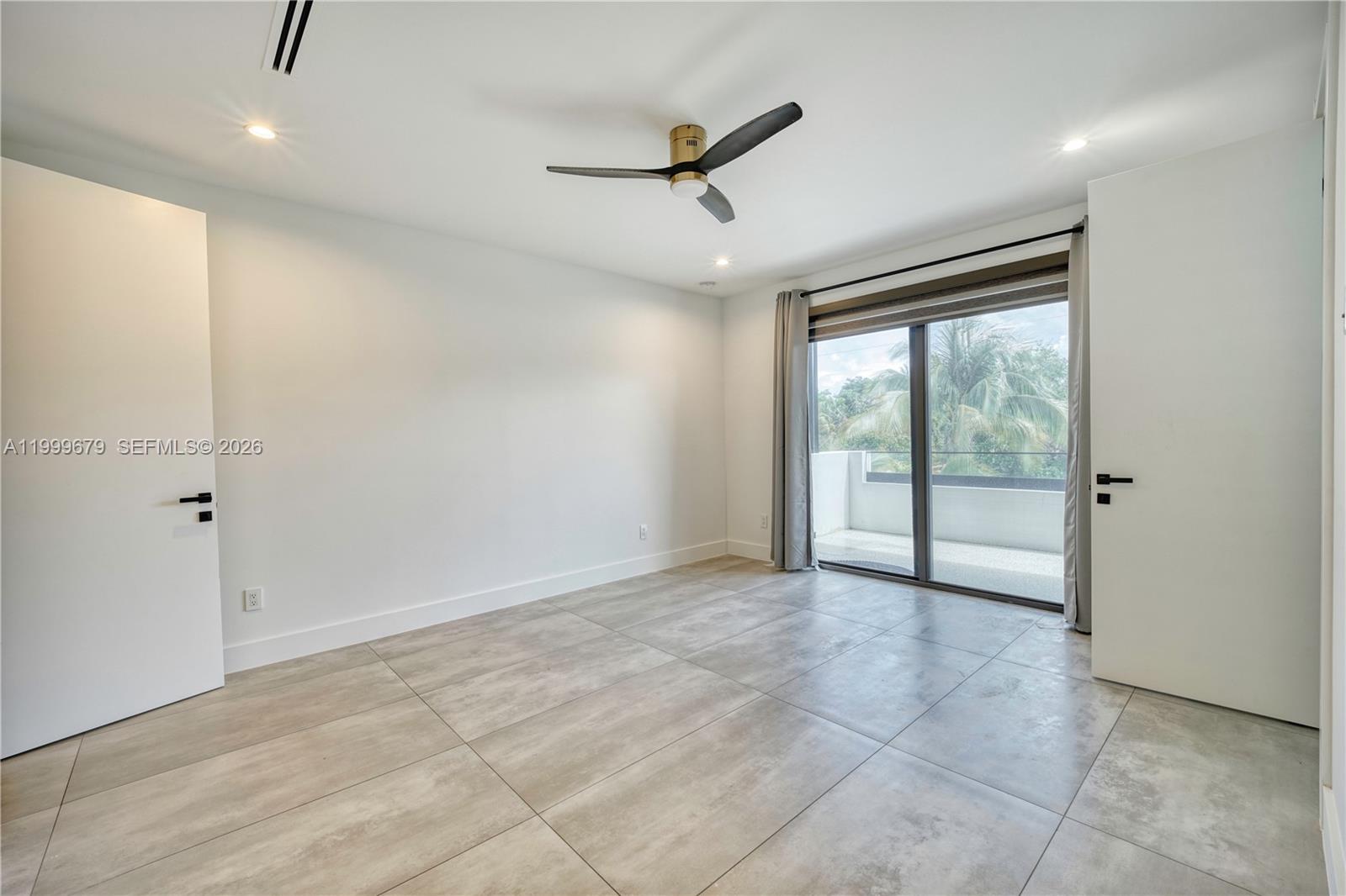 LAUDERDALE BEACH - Residential