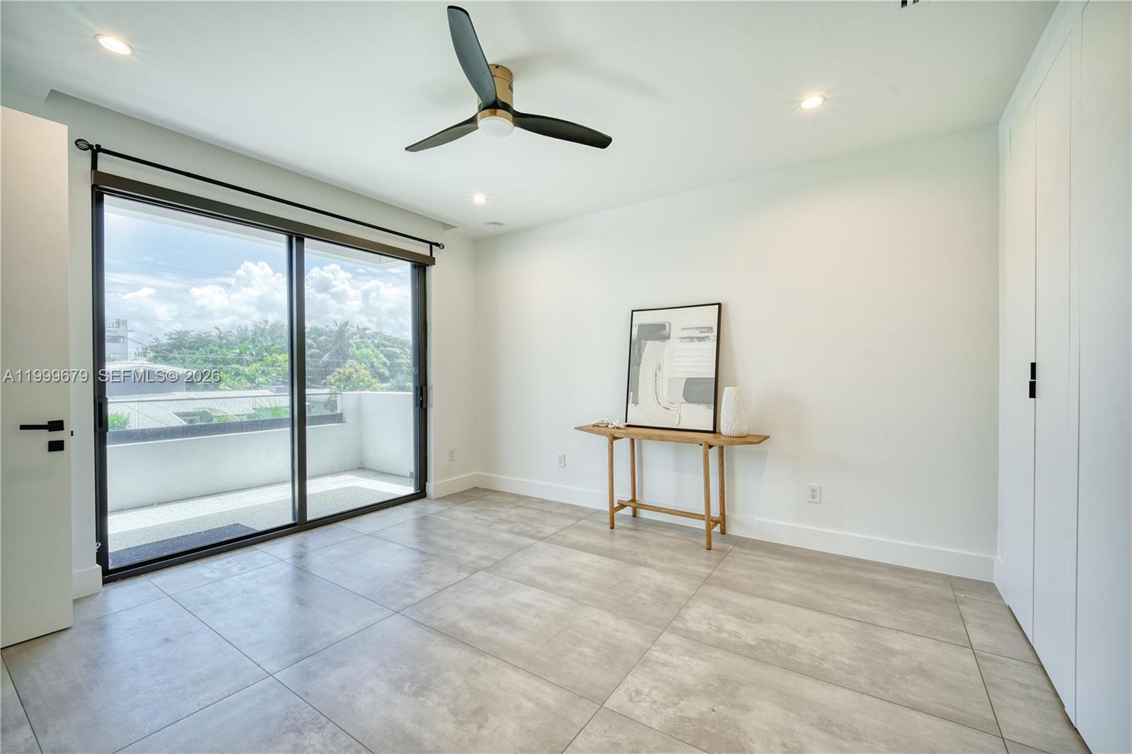 LAUDERDALE BEACH - Residential