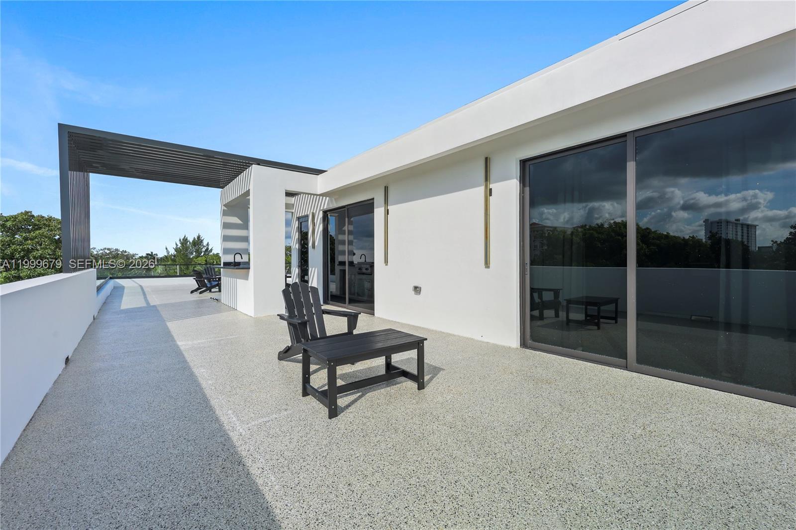 LAUDERDALE BEACH - Residential