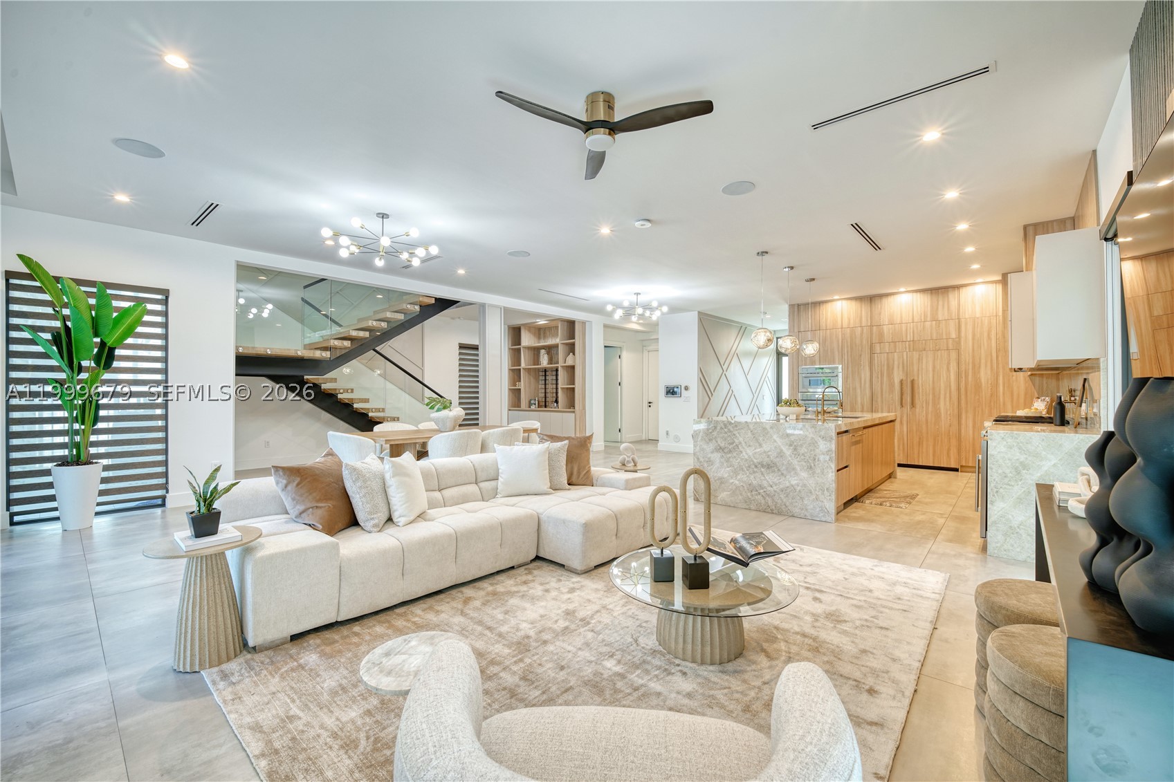 2613 Center Ave