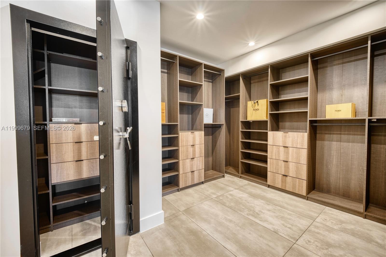 LAUDERDALE BEACH - Residential