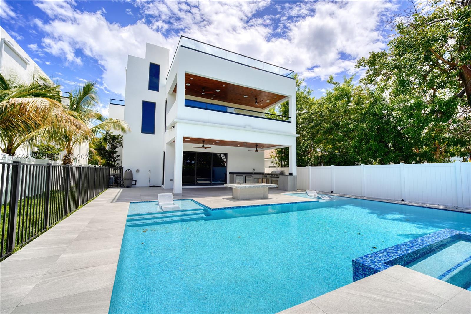 LAUDERDALE BEACH - Residential