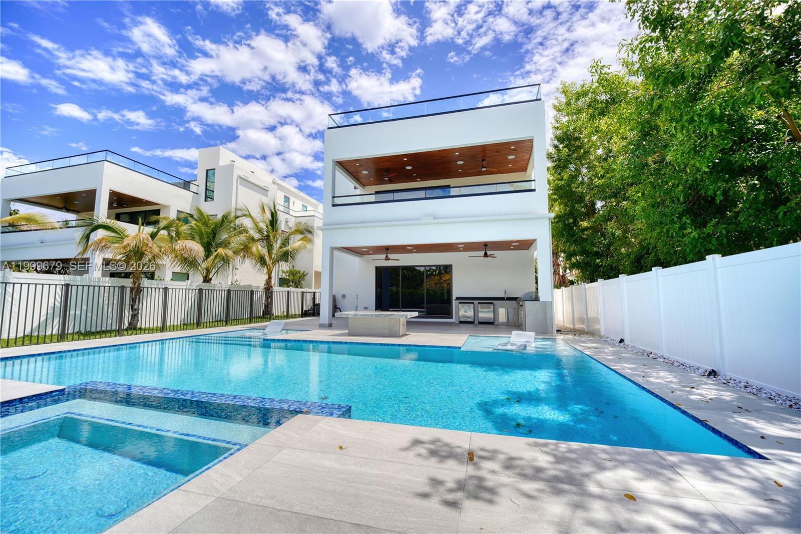 LAUDERDALE BEACH - Residential