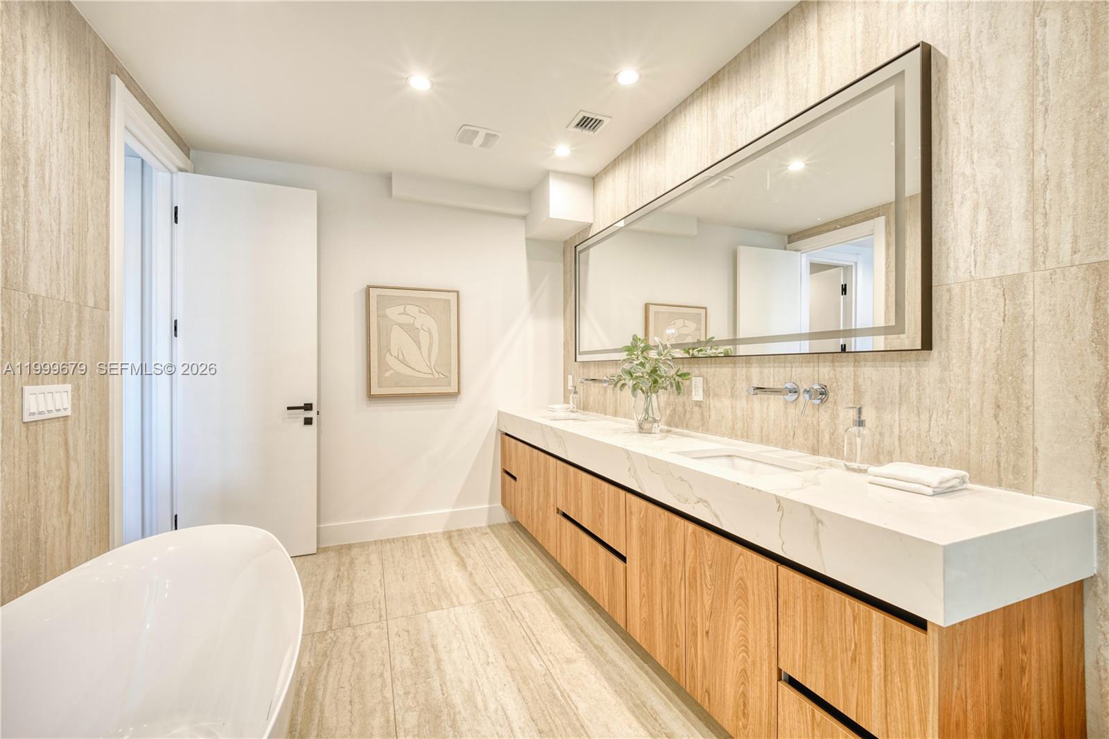 LAUDERDALE BEACH - Residential