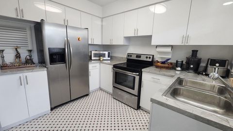 20 Park Dr 3 Bal Harbour FL 33154