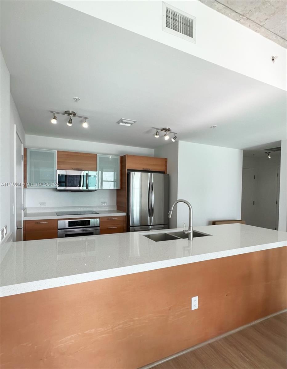 3301 NE 1st Ave H2304