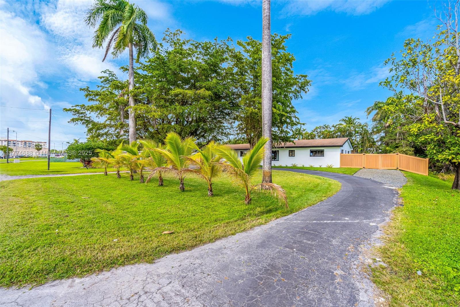 535 N Biscayne River Dr 1