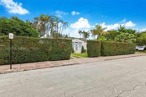 Photo of 47 Fonseca Ave, Coral Gables, FL 33134 (MLS # A12089549)