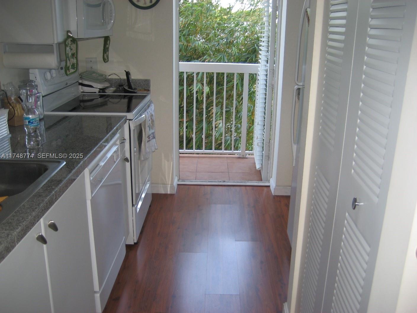 VILLAGGIO IN THE GROVE TO - Residential