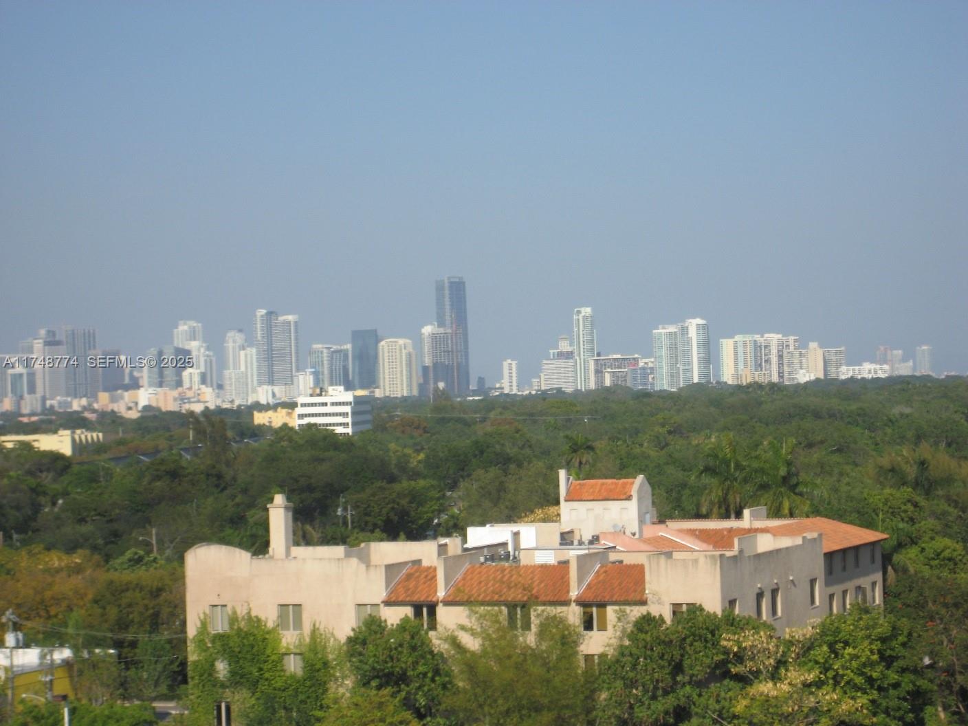 VILLAGGIO IN THE GROVE TO - Residential