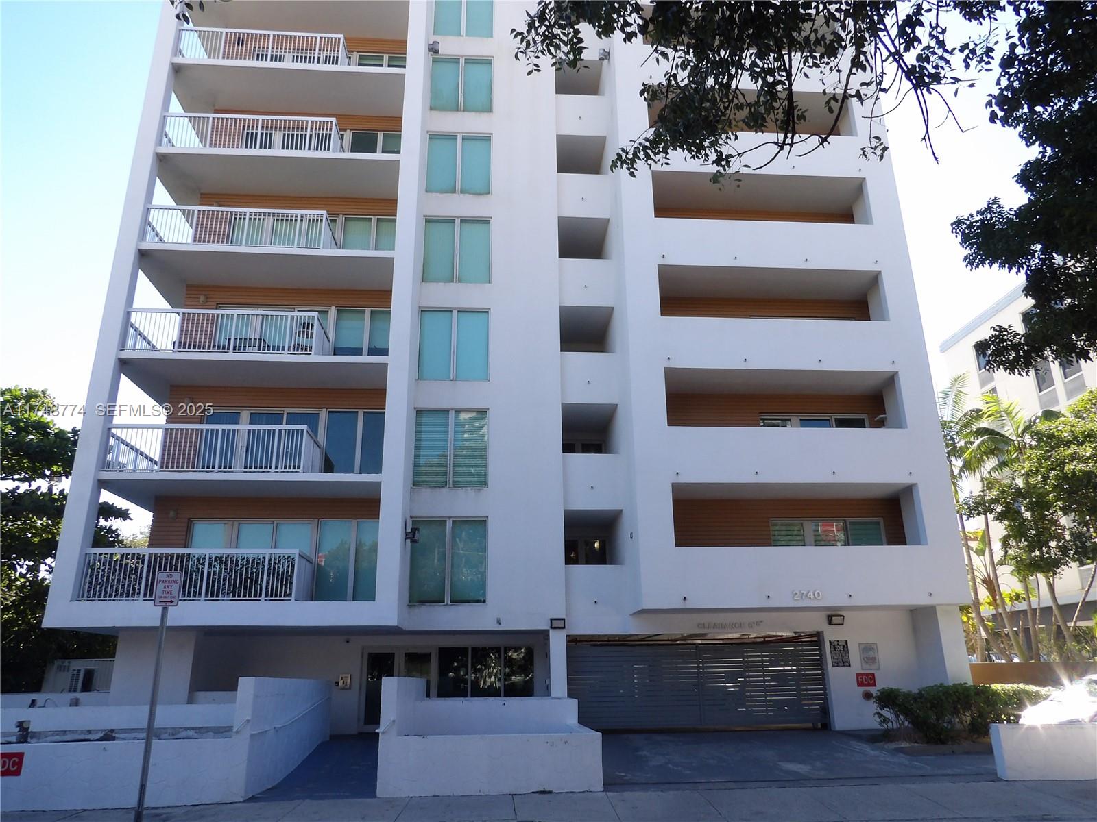 VILLAGGIO IN THE GROVE TO - Residential