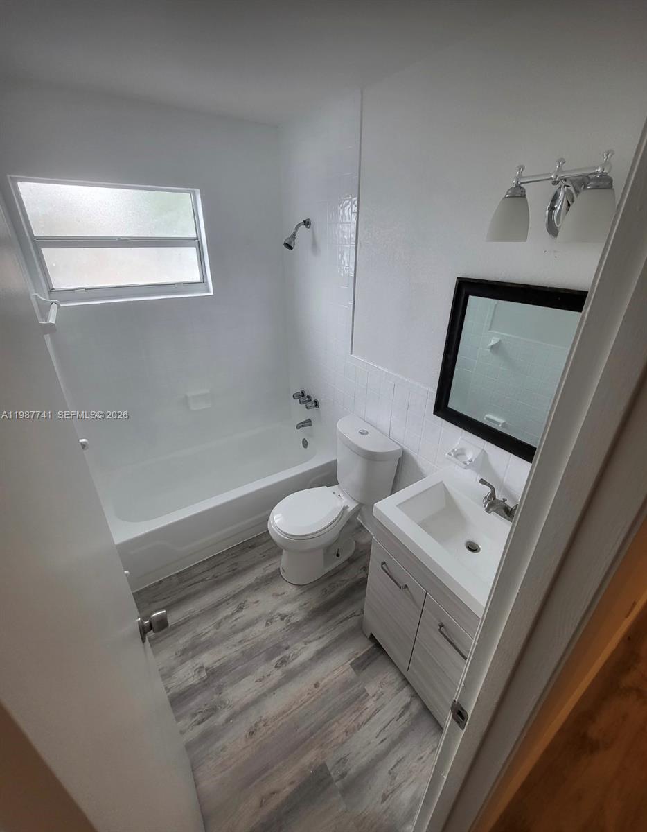 LAWRENCE ESTATES LAND COS - Residential Lease