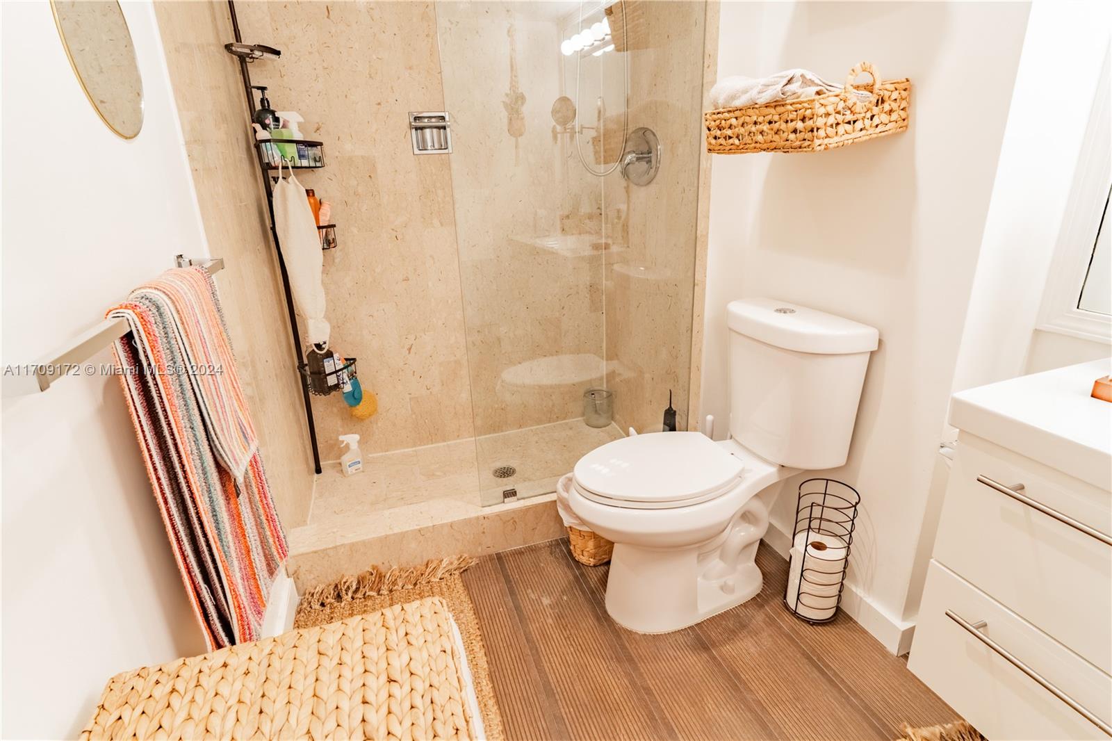 CRICKET CLUB CONDO - Residential