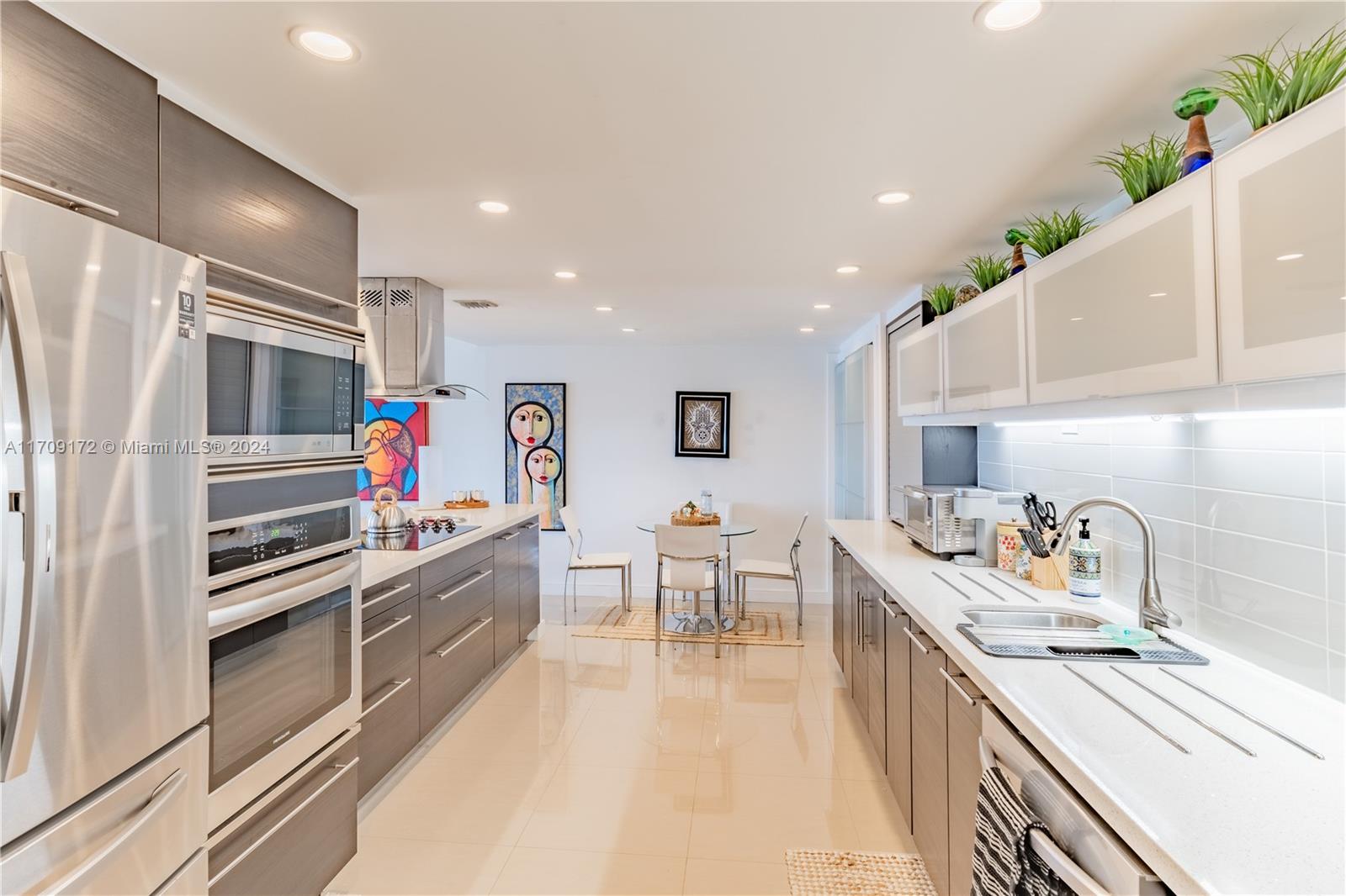 CRICKET CLUB CONDO - Residential