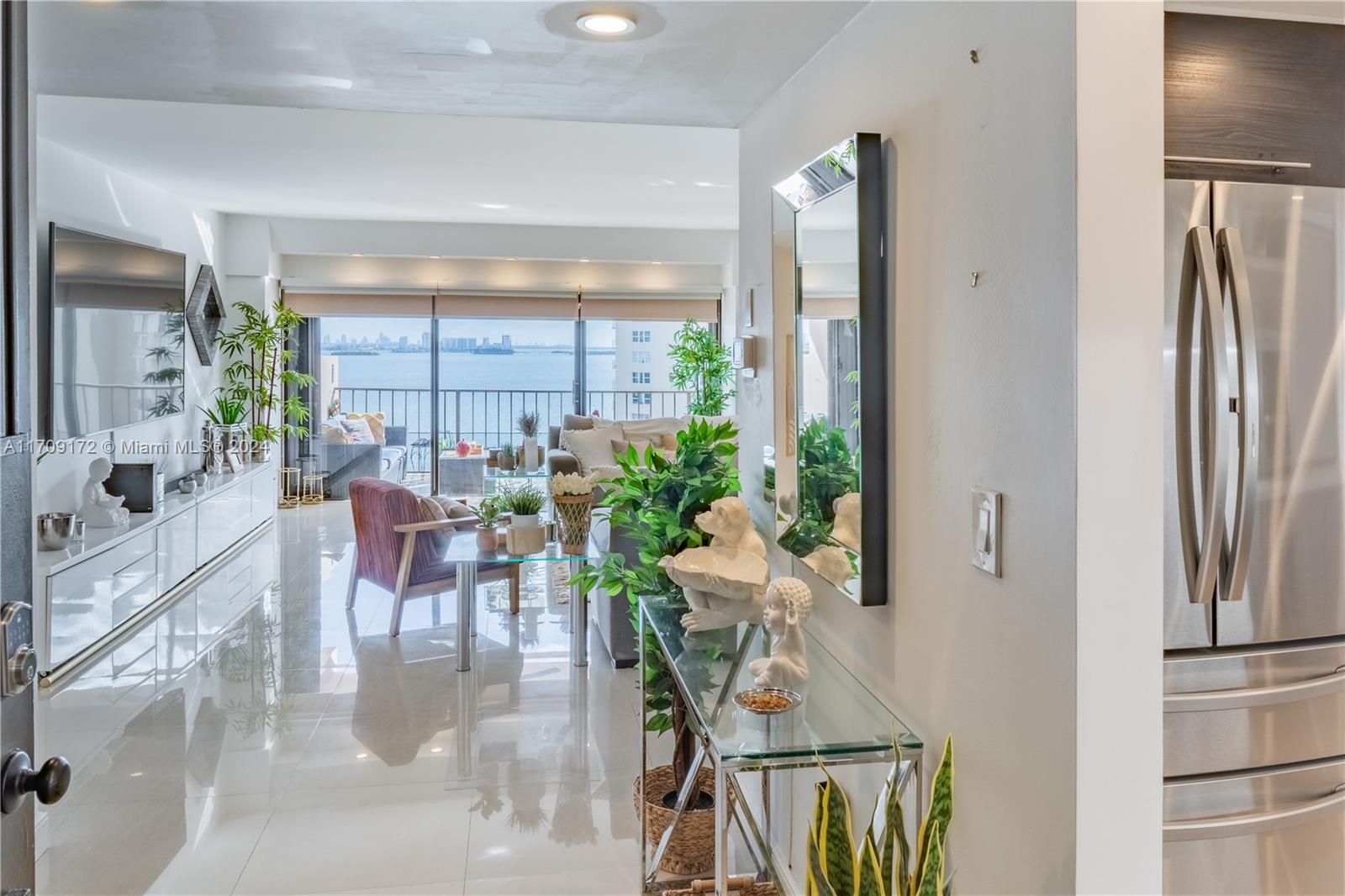 CRICKET CLUB CONDO - Residential
