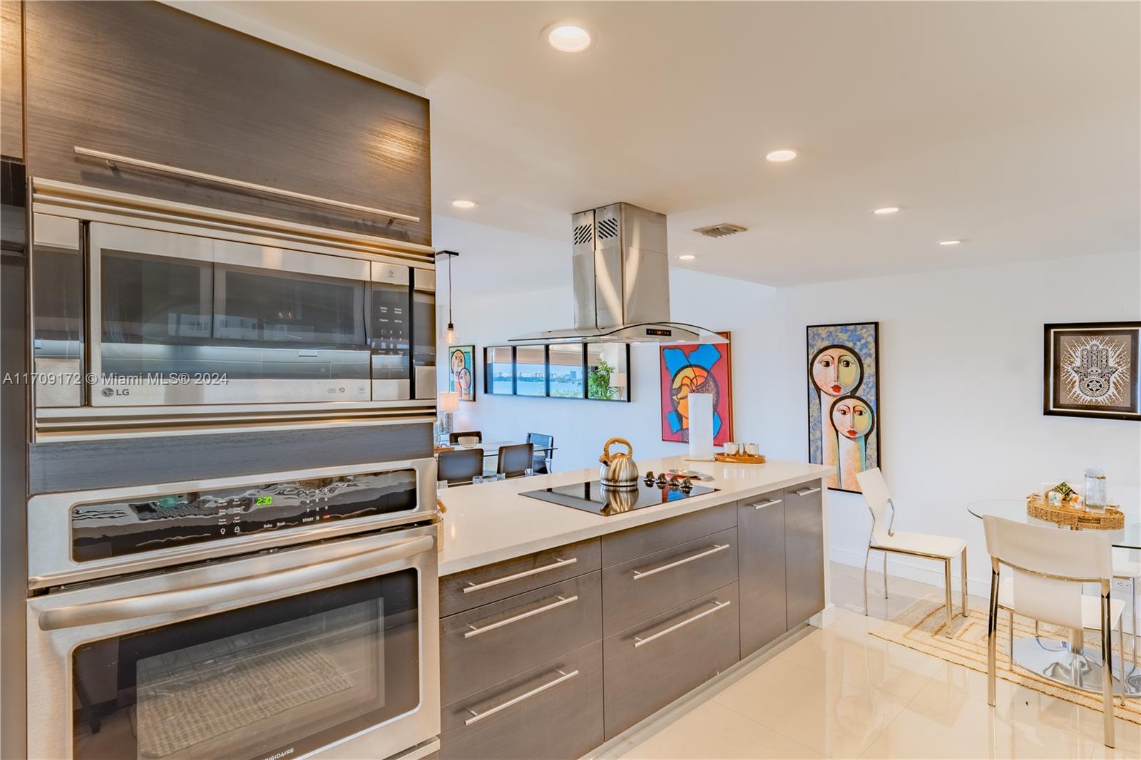 CRICKET CLUB CONDO - Residential