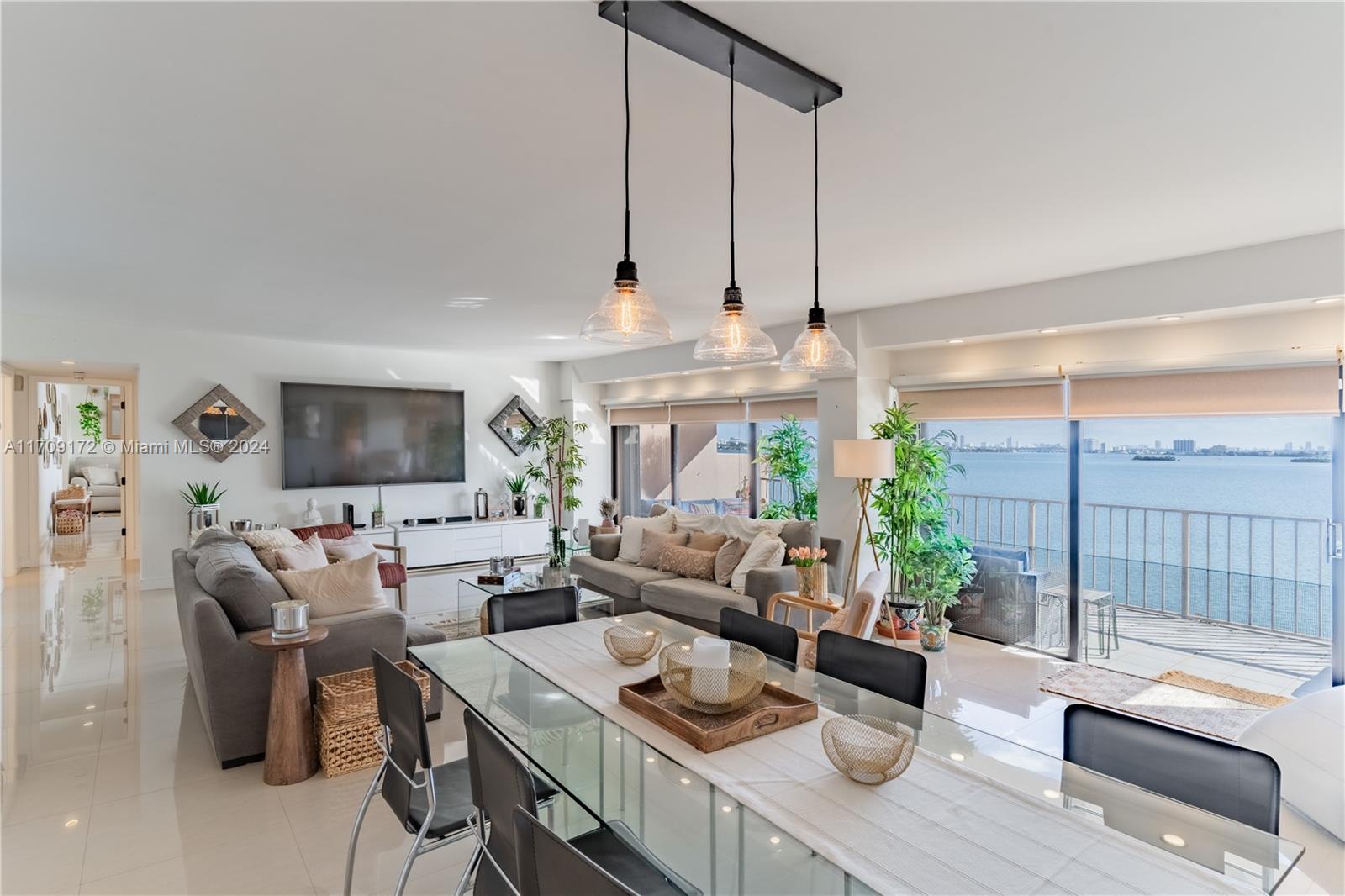 CRICKET CLUB CONDO - Residential