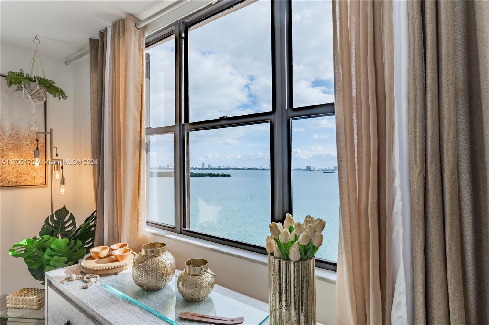 CRICKET CLUB CONDO - Residential