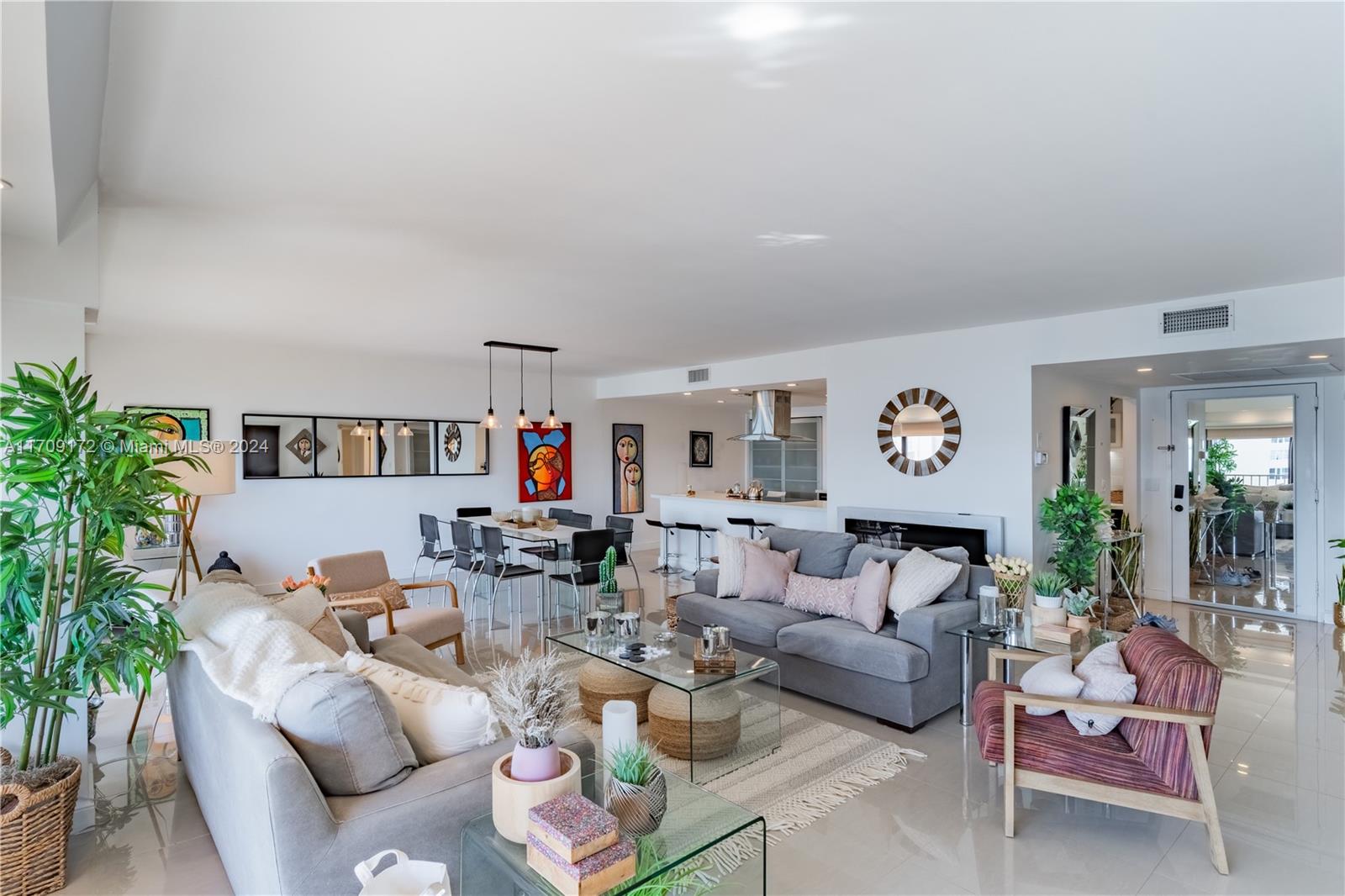 CRICKET CLUB CONDO - Residential