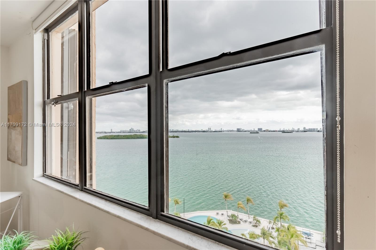 CRICKET CLUB CONDO - Residential