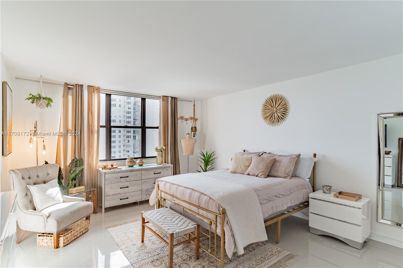 CRICKET CLUB CONDO - Residential