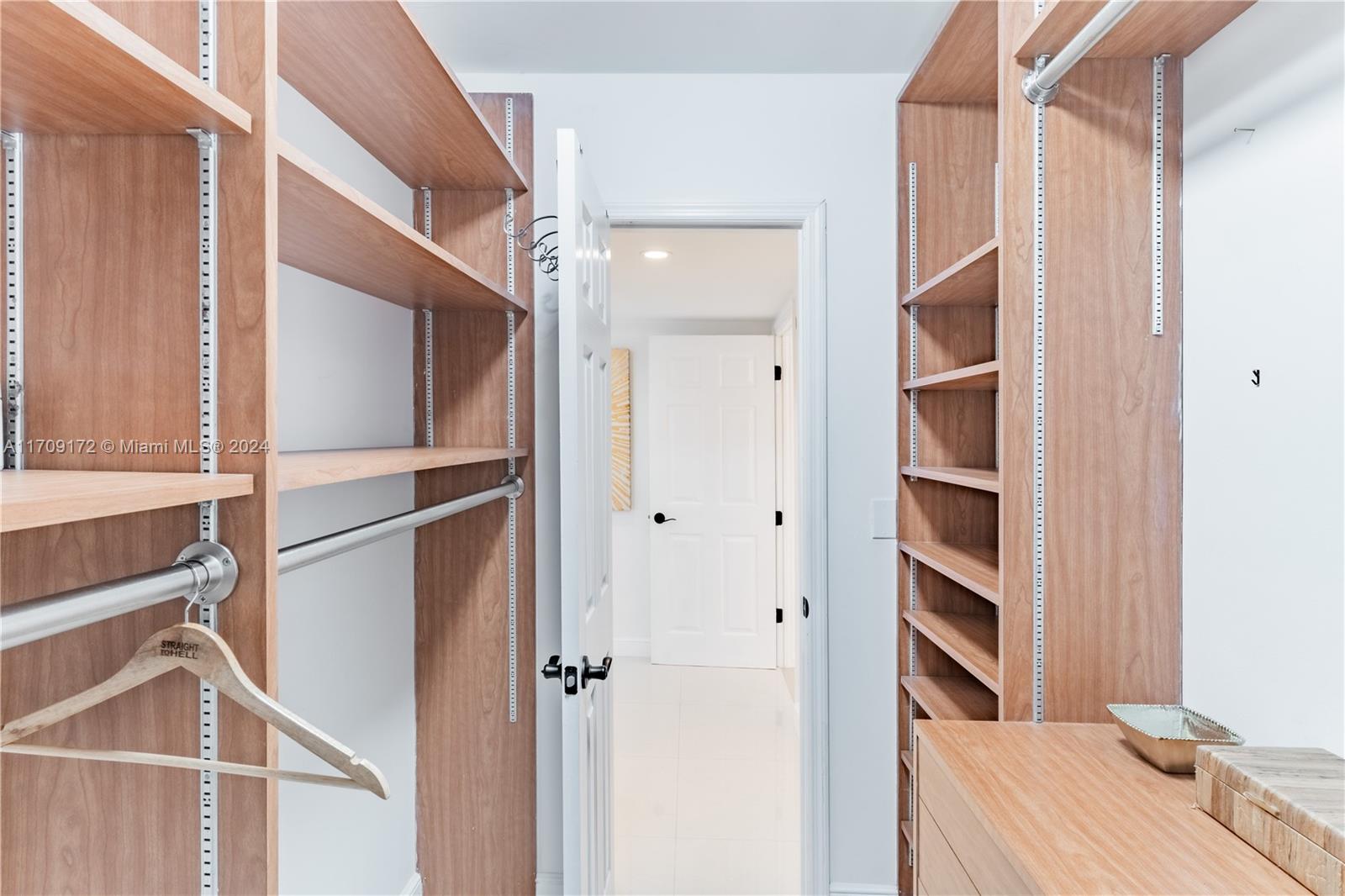 CRICKET CLUB CONDO - Residential