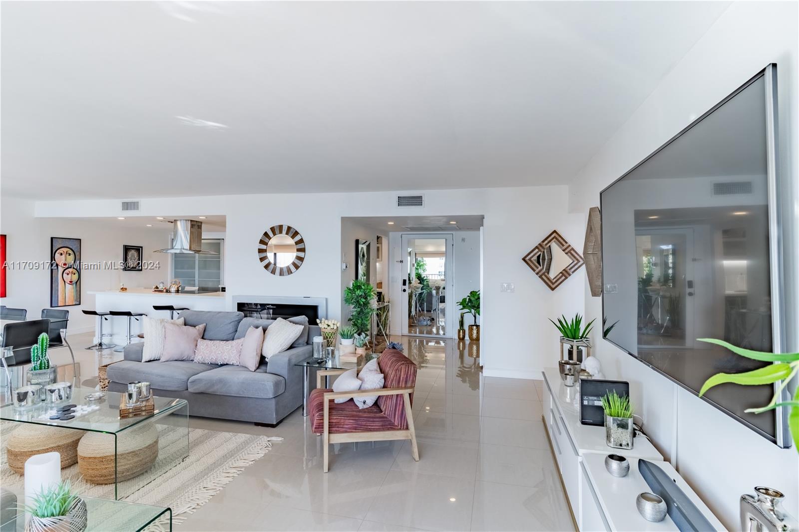 CRICKET CLUB CONDO - Residential