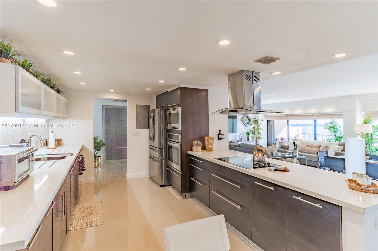 CRICKET CLUB CONDO - Residential