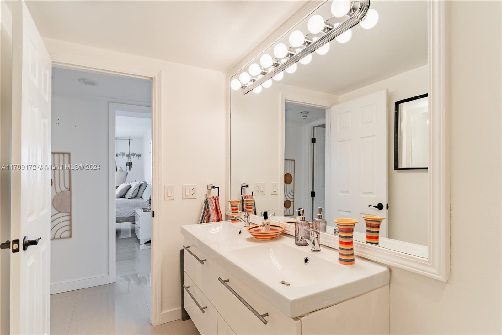 CRICKET CLUB CONDO - Residential