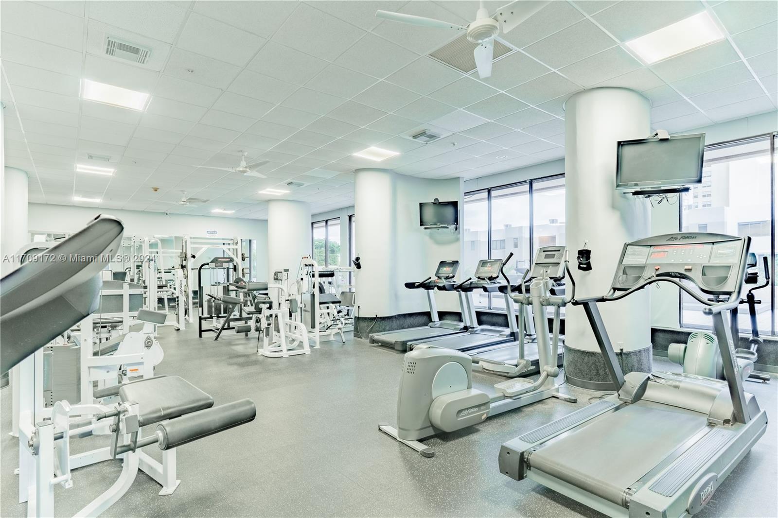 CRICKET CLUB CONDO - Residential