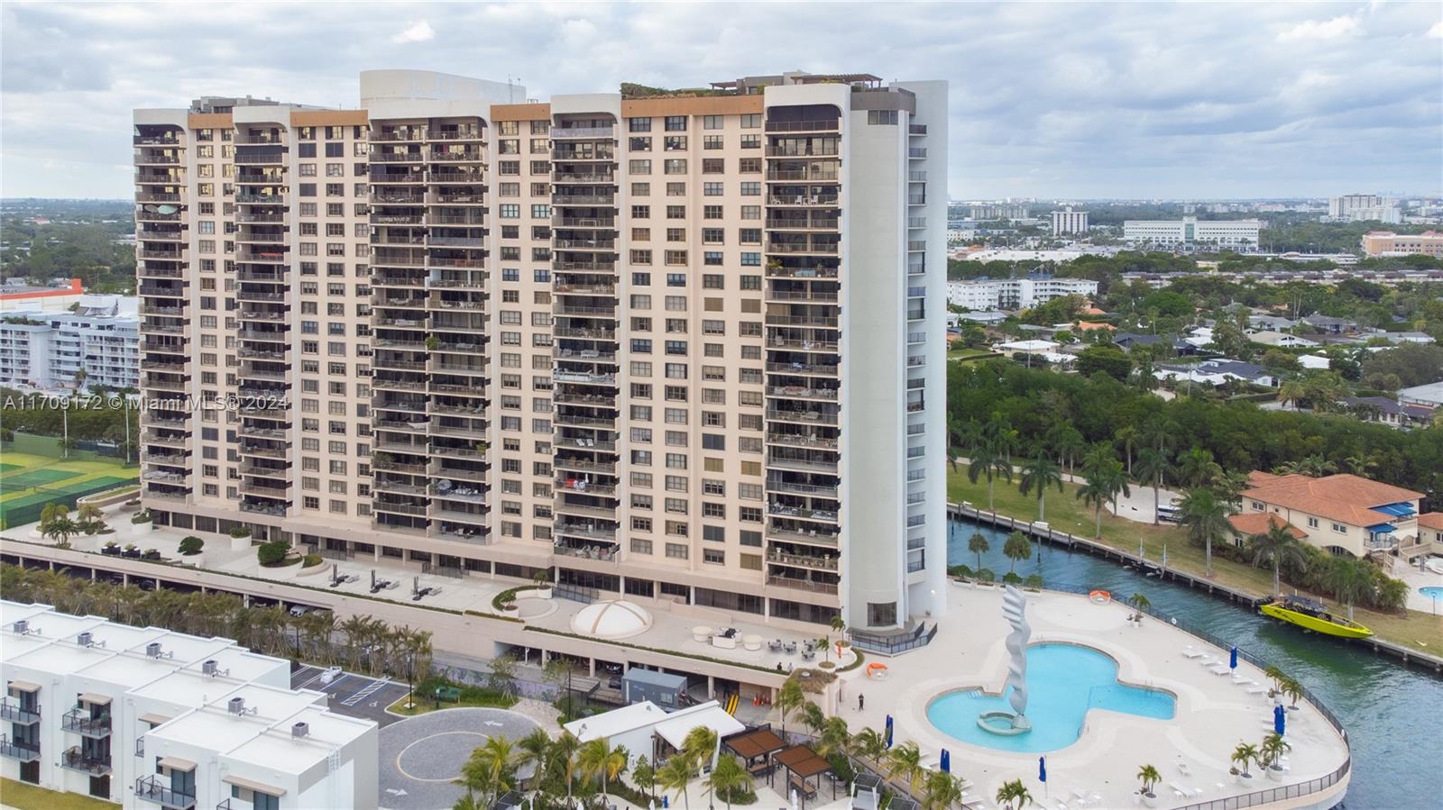 CRICKET CLUB CONDO - Residential