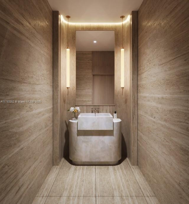 INDIAN CREEK RESIDENCES - Residential