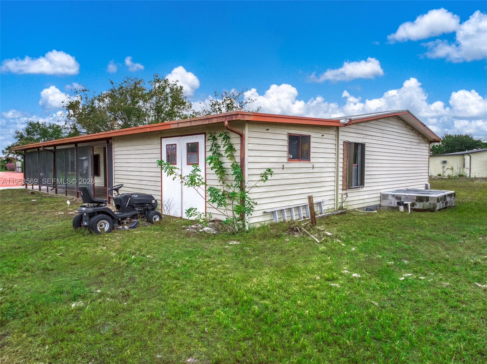 2093.000 - HICKORY RIDGE - Residential