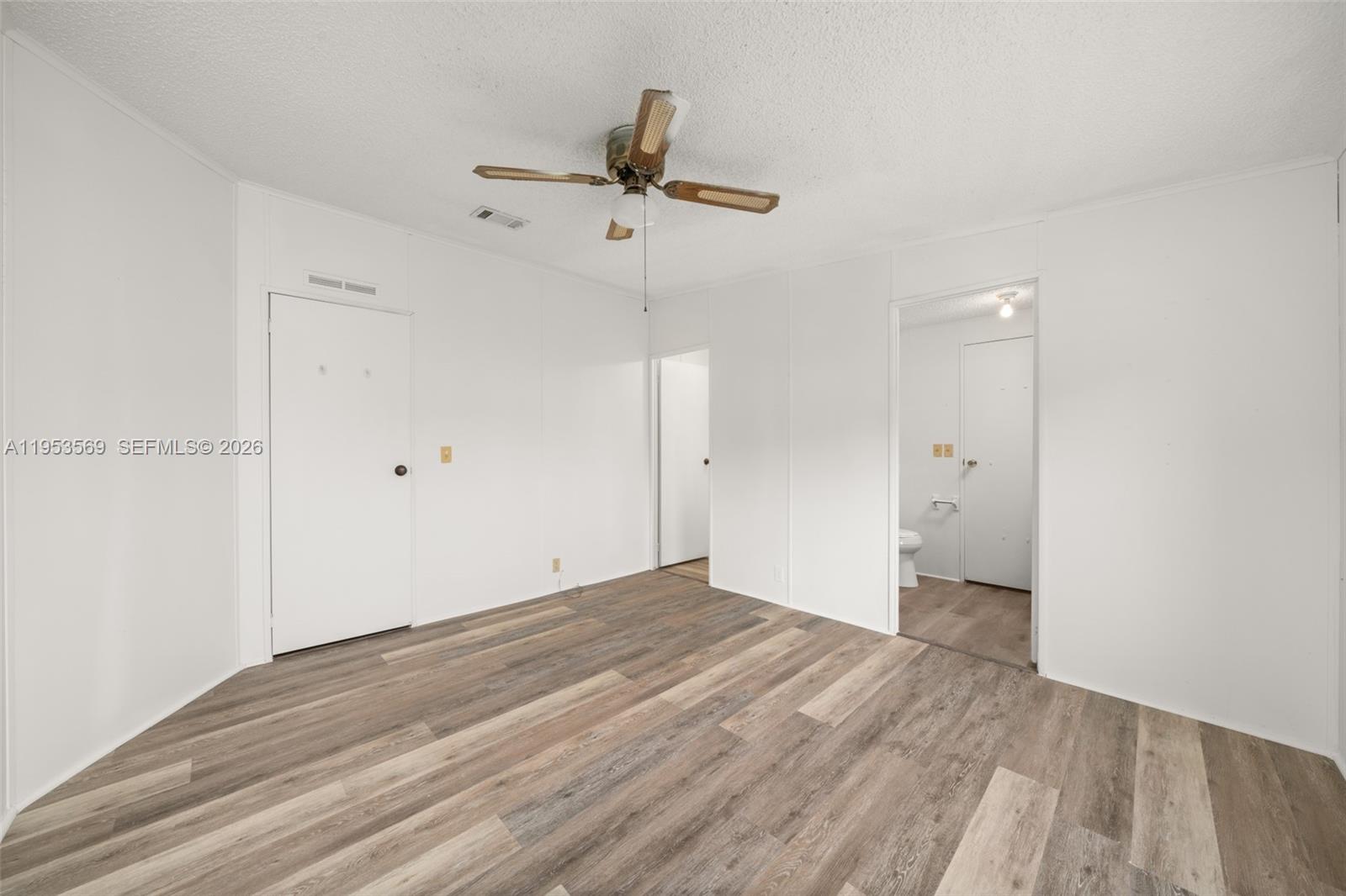 2093.000 - HICKORY RIDGE - Residential