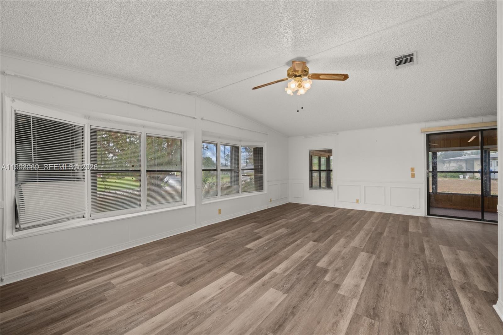 2093.000 - HICKORY RIDGE - Residential