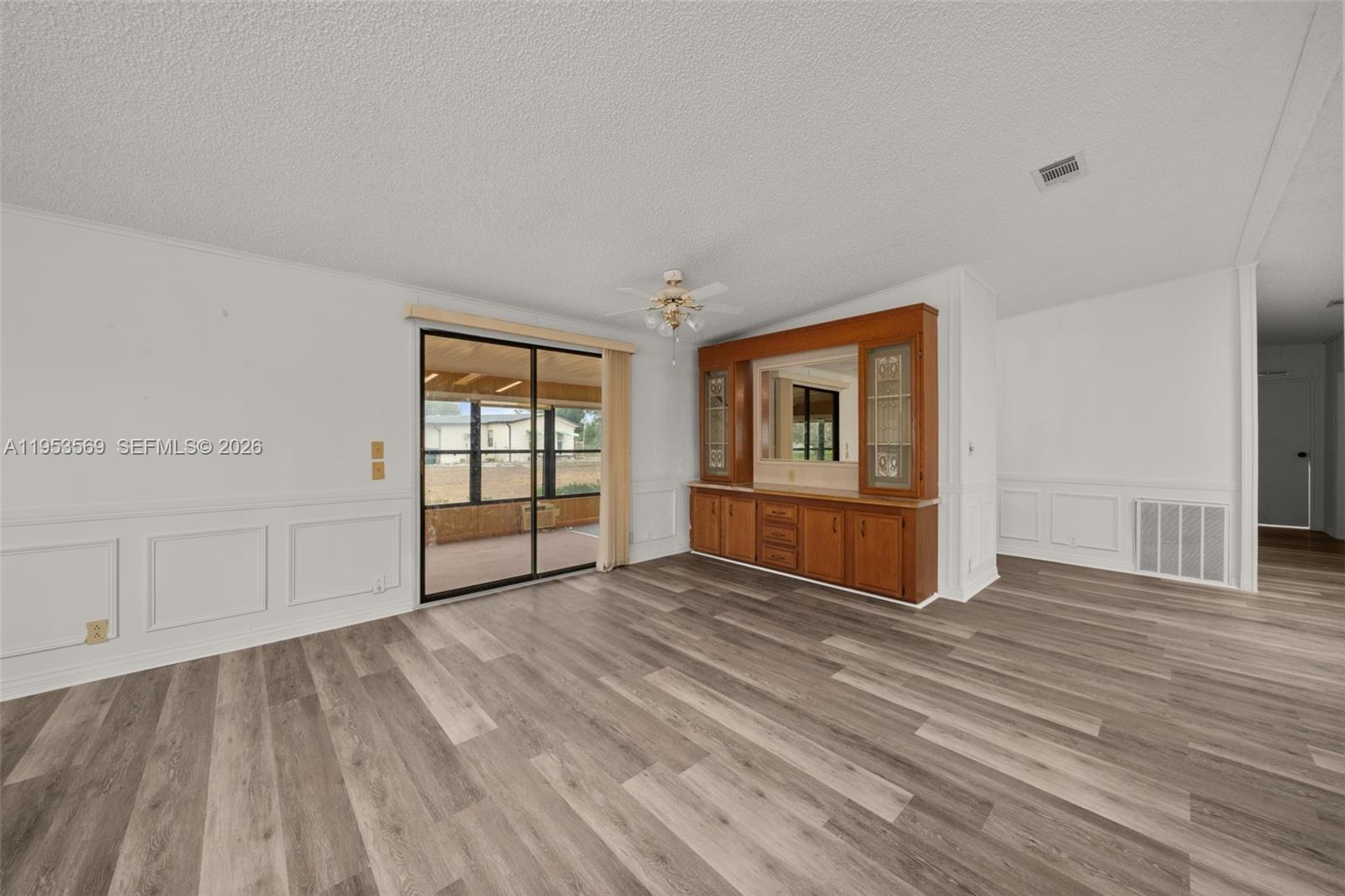 2093.000 - HICKORY RIDGE - Residential