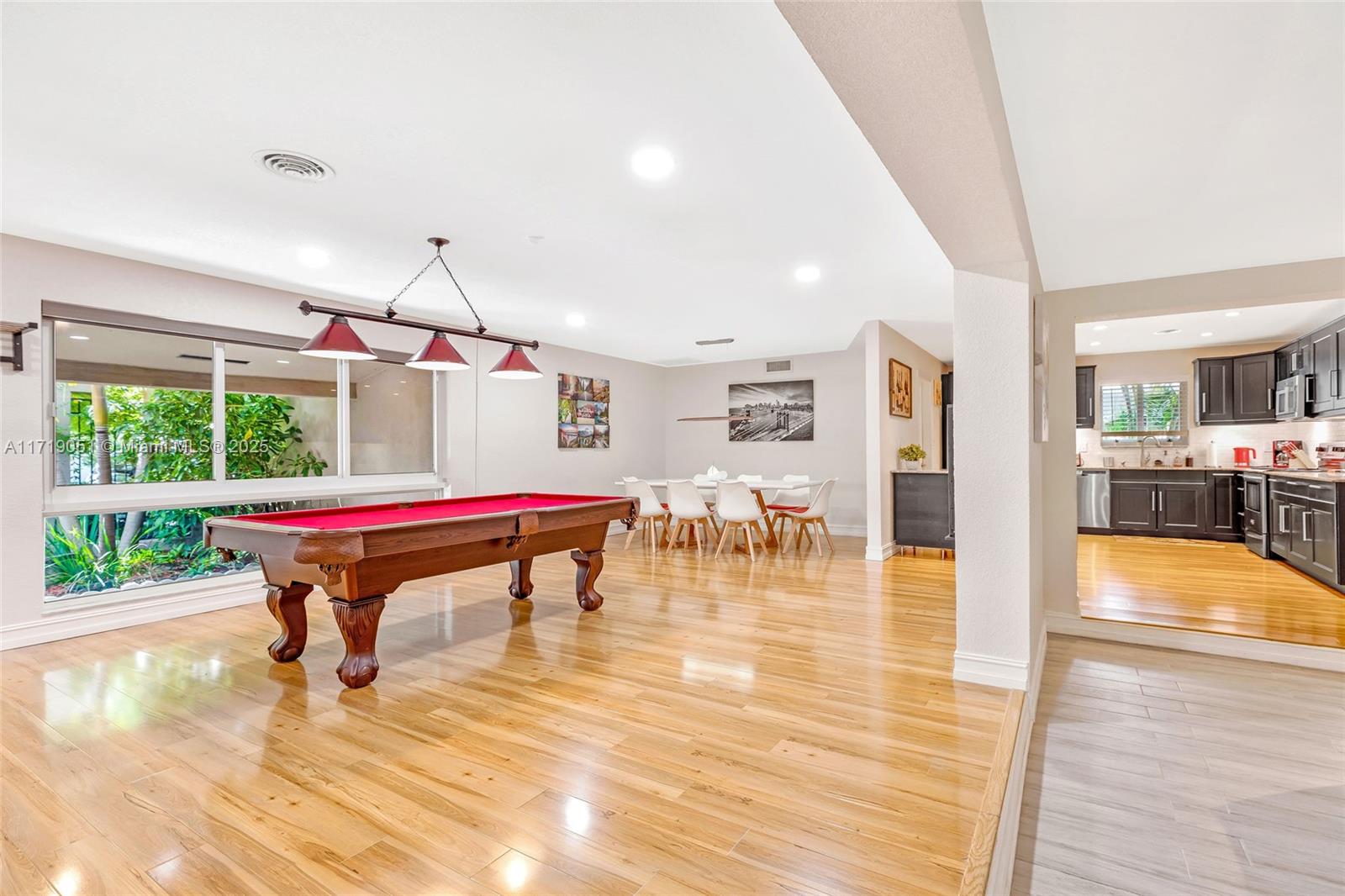 IMPERIAL POINT 2 SEC - Residential