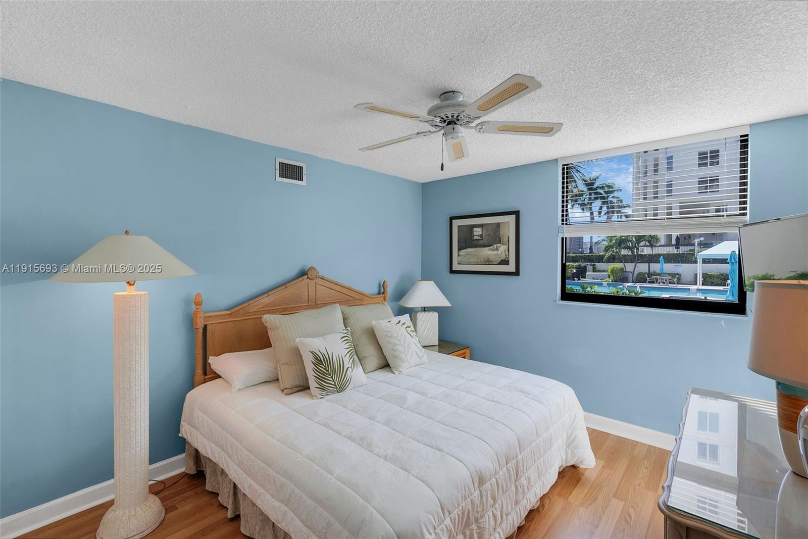 VOYAGER CONDO - Residential