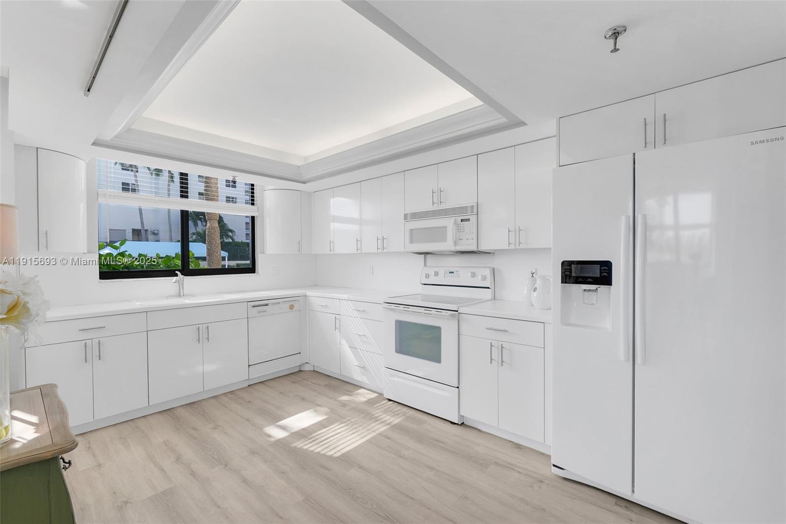 VOYAGER CONDO - Residential