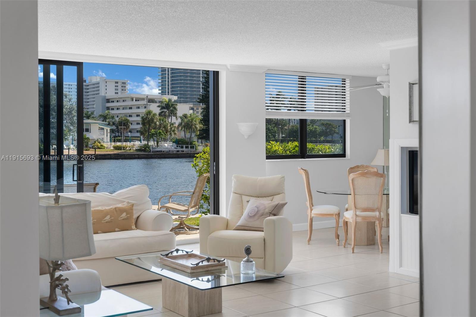 VOYAGER CONDO - Residential