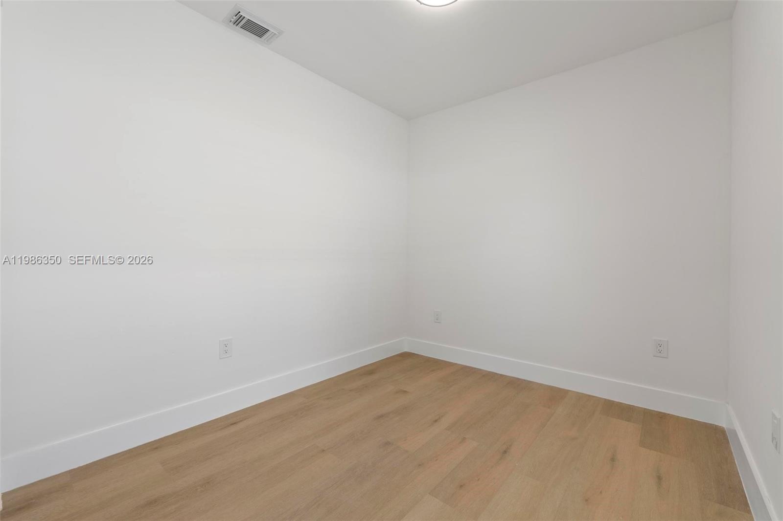 DOUGLAS 7TH COMML CENTER - Residential Lease